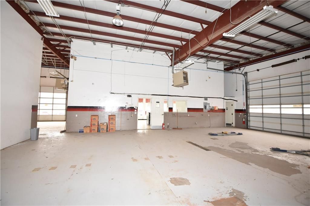 Tirebuilding_Kahkesh: 816 S Division St, Guthrie, OK 73044